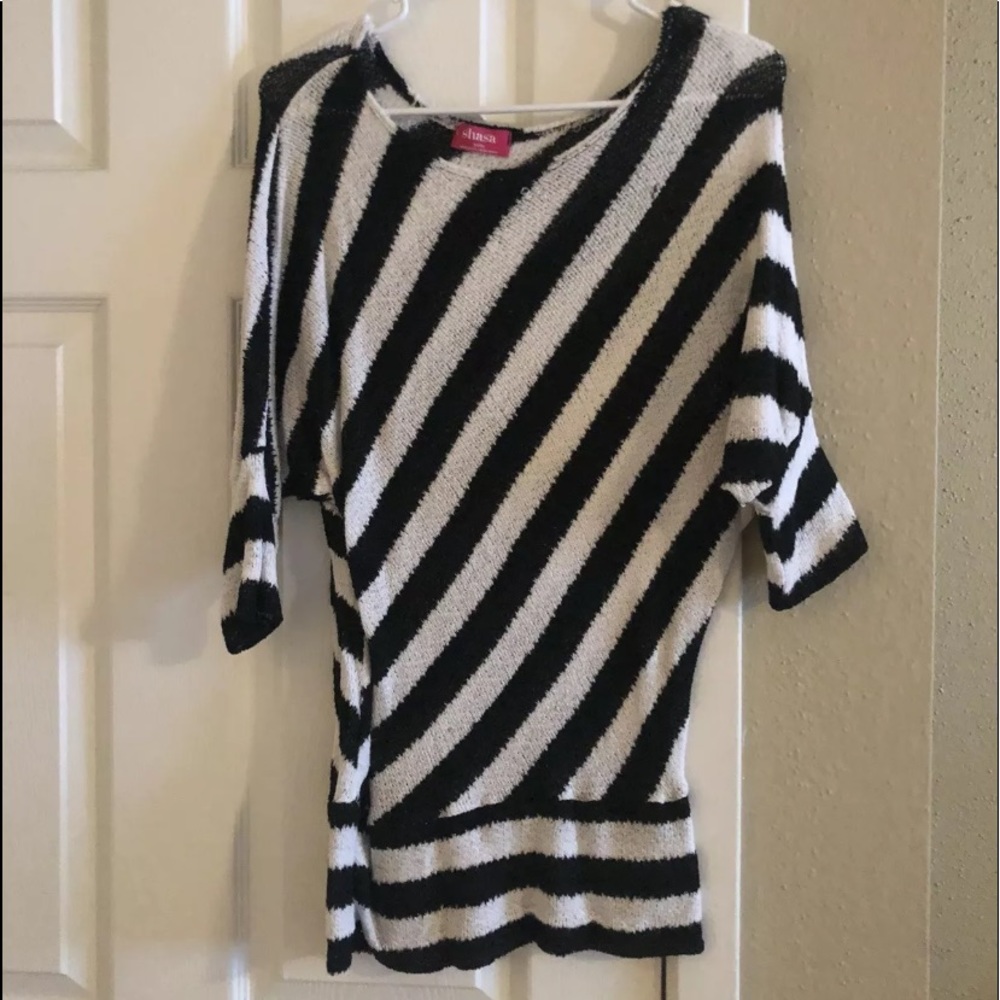 Size Medium Quarter Sleeved Shirt by Sasha